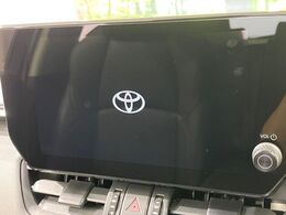 【10.5インチ　ディスプレイオーディオ】大画面のディスプレイはAppleCarPlayやAndroidAutoが利用可能。大きな画面でスマホナビアプリ等が利用いただけます♪