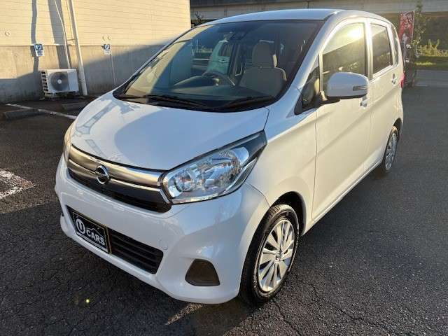 当店は車両状態の積極開示をモットーにしています！傷や汚れなど気になる箇所はメールで画像を添付してさらに詳しく説明させていただきますので気になるお車がございましたらお気軽にお問い合わせください！