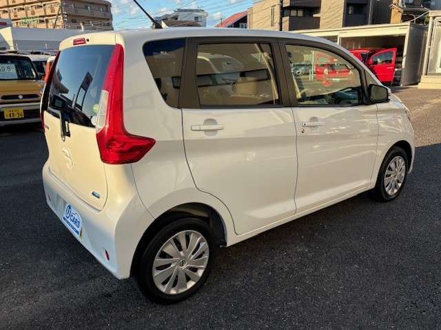 車庫証明申請はお客様によりお選びいただく形式を採らせていただいております　表示価格に車庫証明の申請費用は含まれておりませんので予めご了承ください