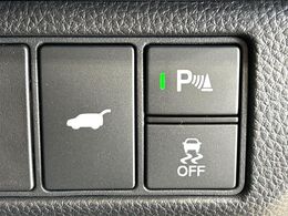 【パワーバックドア】スマートキーや運転席のボタンを押すだけでリアゲートが自動で開閉します！荷物を持っている時や、高い位置にあるバックドアを閉める際に便利な機能です♪