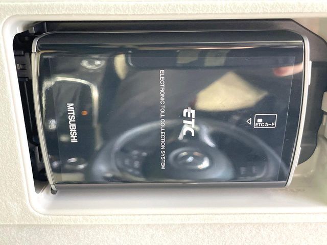 【ETC】高速道路の料金所をストレスなく通過！話題のスポットやサービスエリアに多い「スマートIC」利用時は必須のアイテムです。当店でセットアップを実施、ご納車当日からすぐにご利用いただけます！