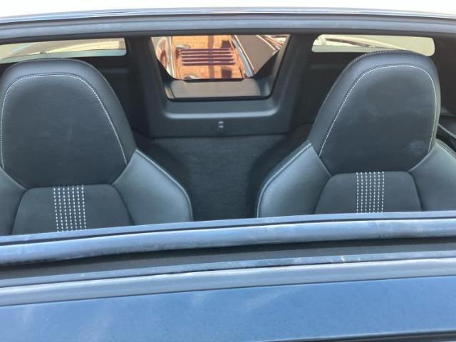 WECARSでは各商談席に大型モニターをご用意しております！見やすい大画面でゆったりと全国の在庫をご覧いただけます！是非ご来店お待ちしております！