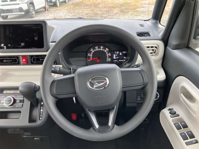 自ら操るハンドル！ドライバーの生命線です。お客様の目で実際にご確認ください。