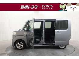 室内外はもちろん、シートを外してニオイの元となるフロアカーペットまで消臭・除菌を実施。中古車を気持ちよくお乗りいただけるクリーニングサービスです。詳細は販売店スタッフまでおたずねください。