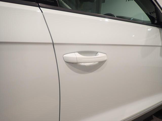 ”Keyless Access”によって、ドアハンドルに手をかけるだけでドアロックが解除できます！