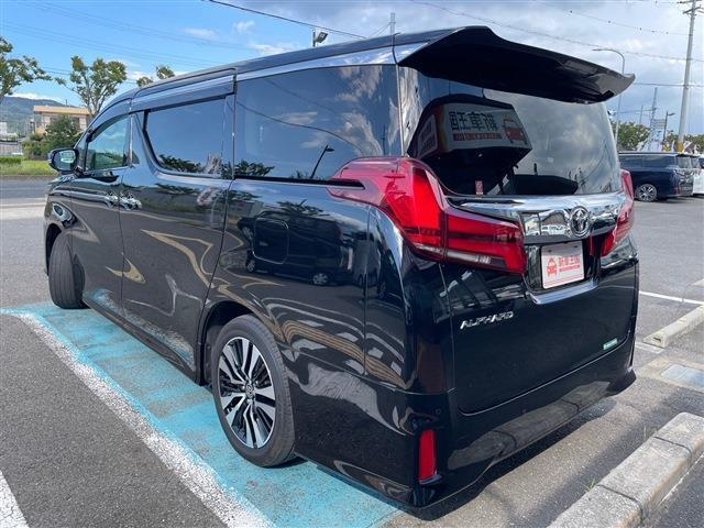お車のご購入が初めての方も安心☆当店のスタッフは、わかりやすく、丁寧な説明を心がけておりますのでお客様のお車購入のサポートをさせて頂きます！！