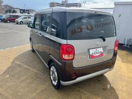 リヤドア・リヤクォーター・バックドアウィンドウにスモークドガラスを採用