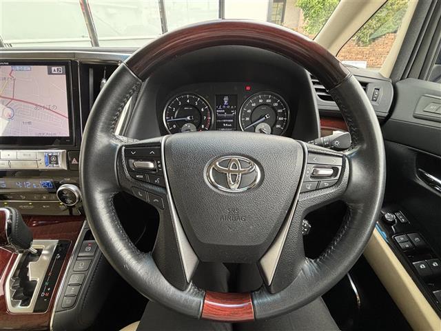 気になる車はすぐにお問い合わせください！画面右側の0066から始まる無料ダイヤルからお問い合わせ下さい！専門スタッフがお車のご質問にお答えいたします！