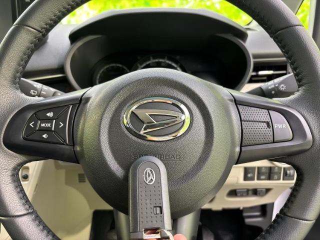 WECARSの展示場では実際に見て、触ってお車をお選びいただけます！知識の豊富な営業スタッフが様々なカーライフをご提案いたします！