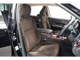 蒸れにくく快適な座り心地です。布なので滑りにくく耐久性が高く念入りなお手入れがいらないというメリットがあります。