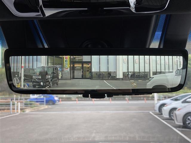 【バックミラー】『バックミラー周辺』の画像になります。写真の内容に関してご不明点、ご質問等がございましたらお気軽にガリバー店舗までお問い合わせください。