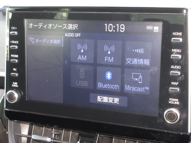 ナビゲーションはトヨタ9インチコネクトディスプレイを装着しております。AM、FM、Bluetoothがご使用いただけます。初めて訪れた場所でも道に迷わず安心ですね！
