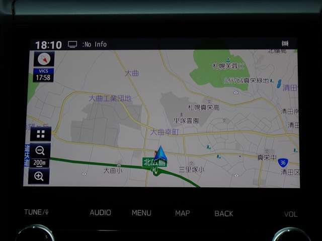 バックカメラも付いています。駐車の時に便利なのはもちろんの事、後方死角にいる子供たちに気が付くことができるので安心安全ですね