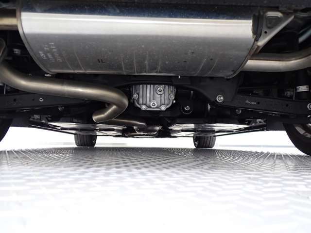 下回りもきれいな本州仕入の車両を揃えております♪　防錆オプションもご用意しておりますので、きれいなうちに施工はいかがですか？