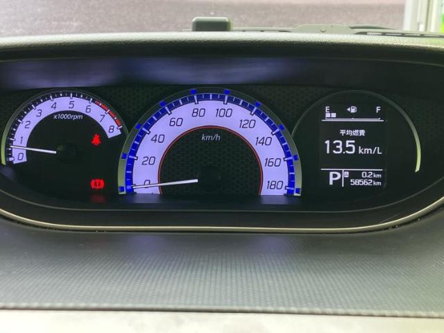 WECARSの展示場では実際に見て、触ってお車をお選びいただけます！知識の豊富な営業スタッフが様々なカーライフをご提案いたします！