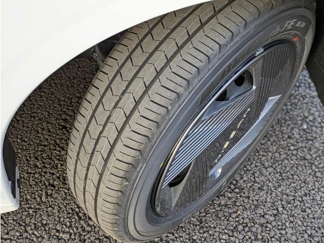 ☆ご掲載中の車両に関して☆　気になる点や知りたいことがあればお気軽にお問い合わせ・お電話くだいませ！すぐに詳しい営業のスタッフから詳しいお話を致します！