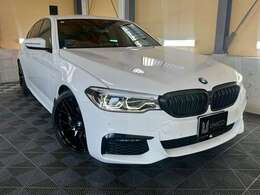 当社では基本的に本州での車両仕入れを行っております。下回りの錆などの雪国特有の不具合など気にすることなくご案内させて頂きます。（一部例外もございます。）