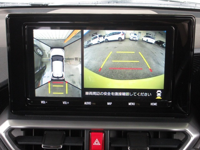 全方位カメラは、クルマの真上から見ているかのような映像によって、周囲の状況を知ることで、駐車を容易に行うための支援技術です。