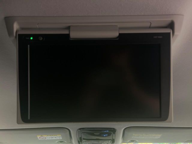 【12型フリップダウン】大画面モニターで後席でもエンタメをお楽しみいただけます。家族や友人とお出かけする機会が多い方に大人気です♪
