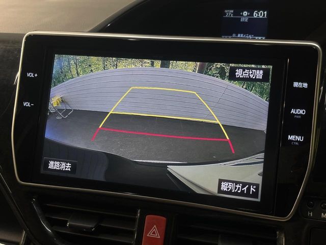 【バックカメラ】駐車時に後方がリアルタイム映像で確認できます。大型商業施設や立体駐車場での駐車時や、夜間のバック時に大活躍！運転スキルに関わらず、今や必須となった装備のひとつです！