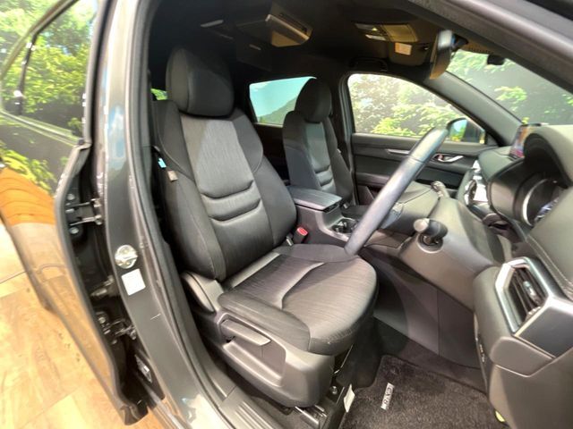 運転席シート廻りは使用感も少なく、良好な状態となっています。丁寧に使われていたことがよくわかりますね。