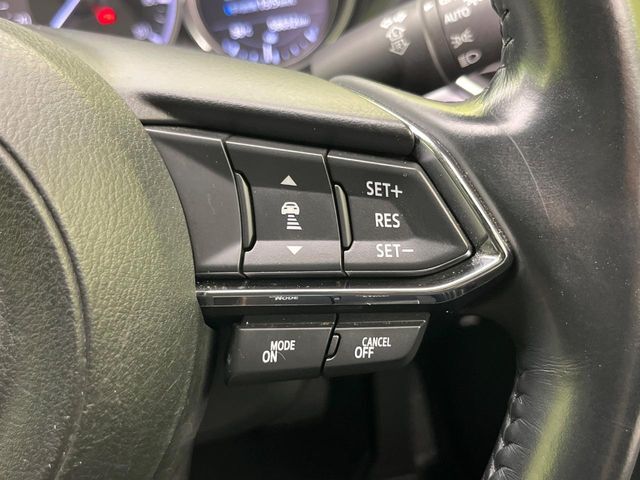 【i-ACTIVESENSE】走行中に前方の車両等を認識し、衝突しそうな時は警報とブレーキで衝突回避と被害軽減をアシスト。より安全にドライブをお楽しみいただけます。
