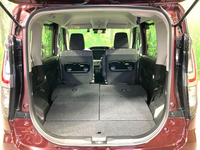普段のお買い物や通勤、送迎等に十分な荷室スペースを確保しております。セカンドシートを倒すと、大きな荷物の積載も可能です♪
