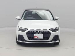 LEDヘッドライト装備