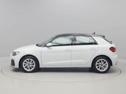 濃淡のコントラストが美しく映えるプレスライン