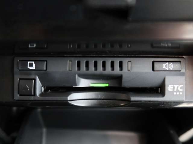 ETC車載器付きです。高速道路の料金所もスムーズに通過できます。