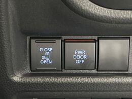 【パワースライドドア】スマートキーや運転席のスイッチでスライドドアの開閉が可能♪電動だから力を入れてドアを開ける必要が無く、小さいお子様でも、重い荷物を持っている時もラクに開け閉めできます♪