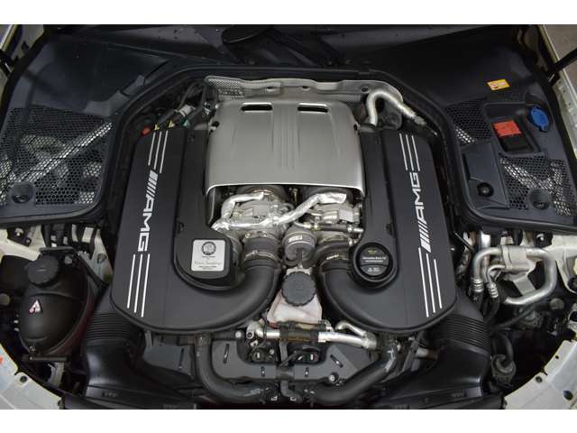 4.0リッター　V8直噴ツインターボエンジン（510ps/71.4kg　カタログスペック）低速からトップエンドまで鋭い加速が体感できます！