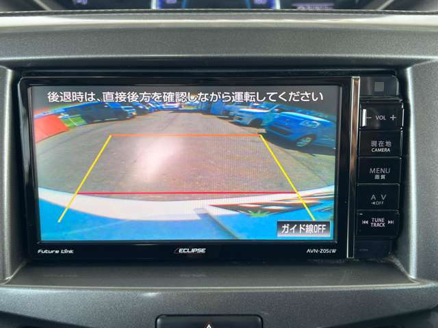 【バックカメラ】駐車時に後方がリアルタイム映像で確認できます。大型商業施設や立体駐車場での駐車時や、夜間のバック時に大活躍！運転スキルに関わらず、今や必須となった装備のひとつです！