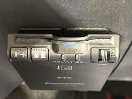 【ETC】高速道路の料金所をストレスなく通過！話題のスポットやサービスエリアに多い「スマートIC」利用時は必須のアイテムです。当店でセットアップを実施、ご納車当日からすぐにご利用いただけます！