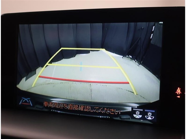 バックガイドモニターで、後方を確認しながら安心して駐車することができます。運転初心者も熟練者も必須の機能ですよ！