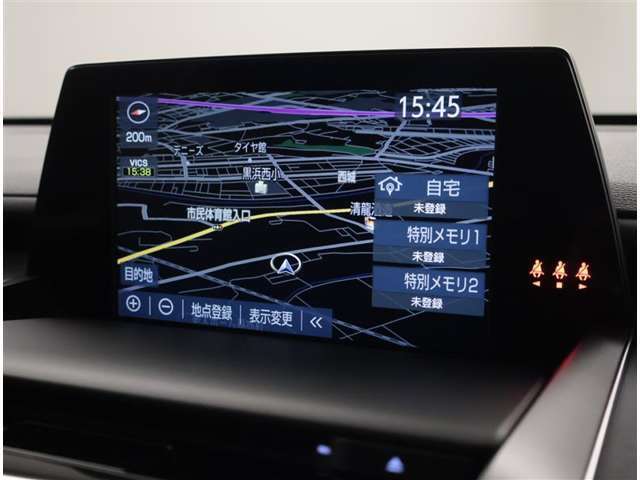 純正ナビを装備。タッチパネル式で使いやすく、お出かけもラクラクです。