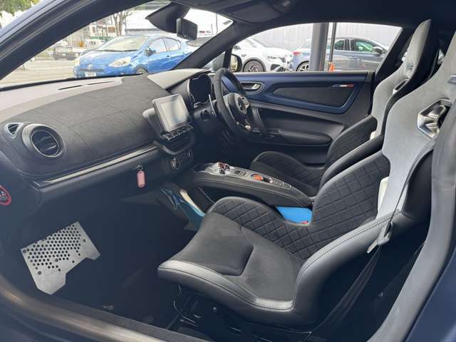 奇麗な車内の画像です。