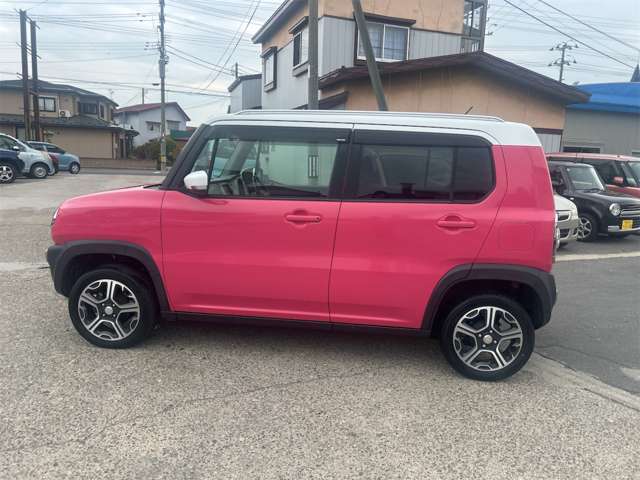 夜22時までライトアップ！展示車見放題！夜間はスタッフも居ませんが、時間を気にせず心置きなく御覧ください。