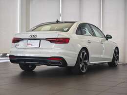 白黒ベースのカラーは色の境界がはっきりとするので、引き締まった印象になります。