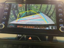 【バックカメラ】駐車時に後方がリアルタイム映像で確認できます。大型商業施設や立体駐車場での駐車時や、夜間のバック時に大活躍！運転スキルに関わらず、今や必須となった装備のひとつです！