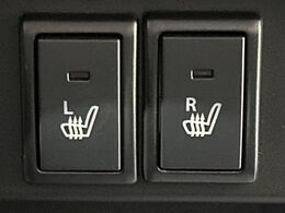 【シートヒーター】寒い日に重宝するシートヒーター！エアコンより早く温まってくれるので寒がりの人も安心ですね♪エアコンの温風は乾燥するから苦手、という方にもをおすすめです。