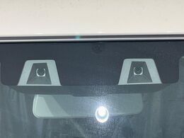 【スズキ　セーフティサポート】走行中に前方の車両等を認識し、衝突しそうな時は警報とブレーキで衝突回避と被害軽減をアシスト。より安全にドライブをお楽しみいただけます。