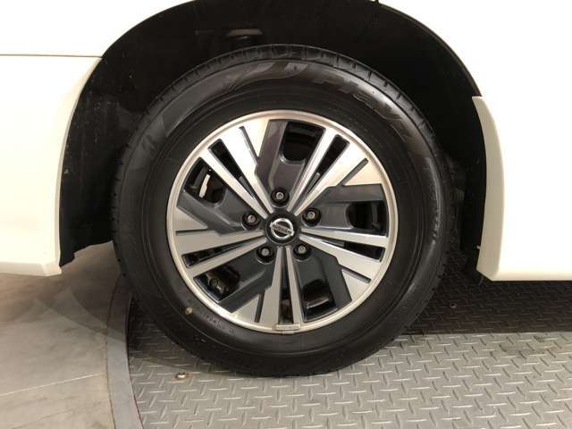 タイヤサイズは195/65R15です☆