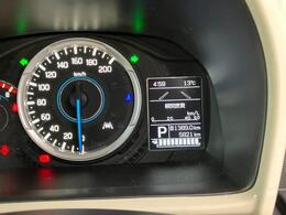 メーターパネル内には液晶インフォメーションディスプレイがあり、車両の様々な情報表示が切り替えて可能！