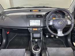 ☆外装カスタム・装備内容☆専用サイドアンダースポイラー/レザードアトリム/純正リアスポイラー/フルオートエアコン