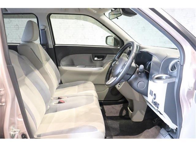 良好な視界とスムーズな乗り降りを実現した運転席。運転席はアイポイントを高くし視界良好です。