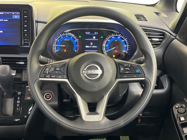 【ステアリングスイッチ】運転中、前方から目線をそらすことなく、オーディオ等の操作が可能な便利機能！安心＆快適なドライブを演出してくれます♪
