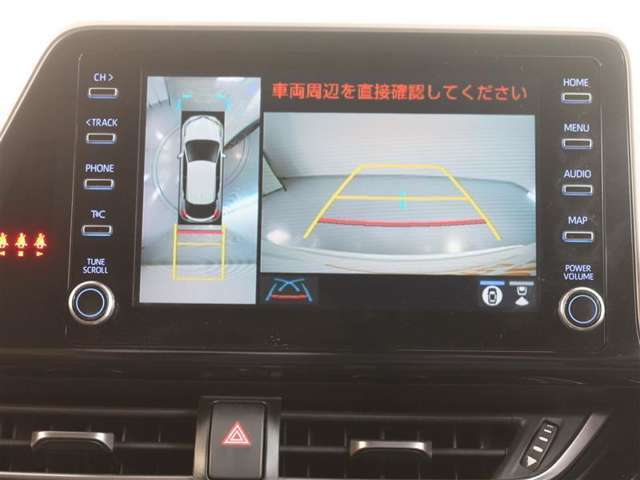 パノラミックビューモニター付きです。車両を上から見たような映像をモニター画面に表示。運転席からの目視では見にくい、車両周辺の状況をリアルタイムでしっかり確認できます。