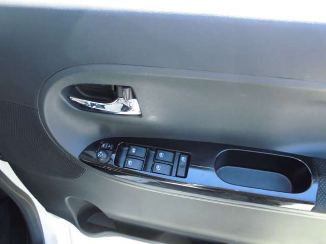 納車の際には点検整備を実施致します。ご購入後の整備や修理はサービス工場にてしっかりと行わせて頂きますので、ご購入後のアフターサービスまでお任せください！