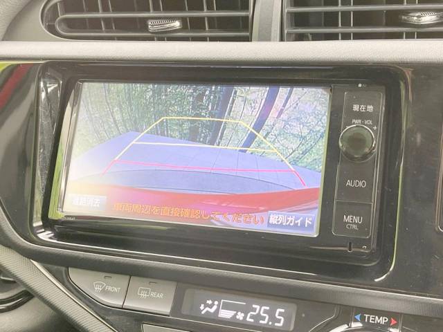 【バックカメラ】駐車時に後方がリアルタイム映像で確認できます。大型商業施設や立体駐車場での駐車時や、夜間のバック時に大活躍！運転スキルに関わらず、今や必須となった装備のひとつです！